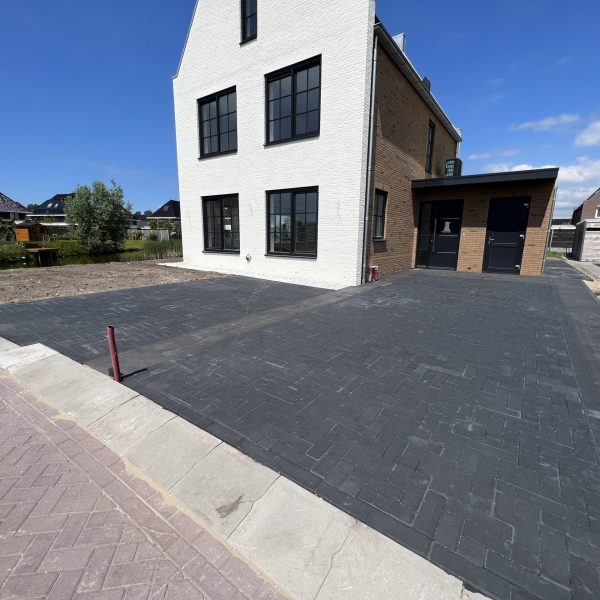 Oprit bestraten klinkers
