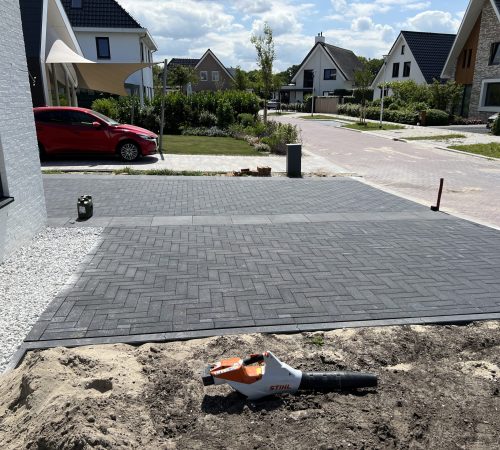 Oprit bestraten Nieuw-Vennep