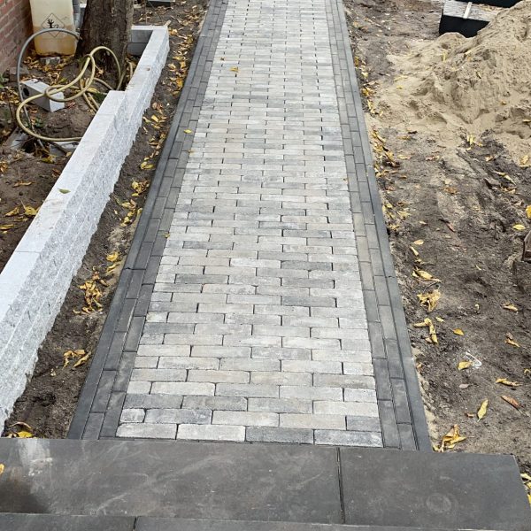 Trap in tuin sierbestrating