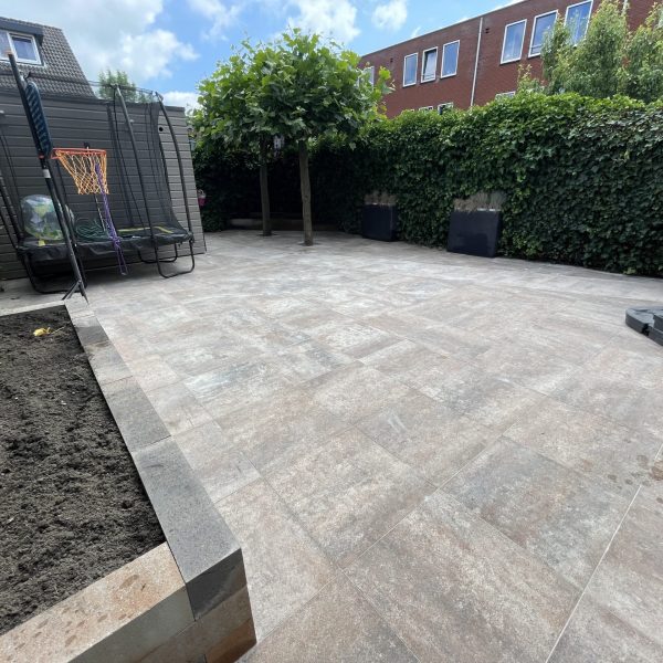 Tuinaanleg Nieuw-Vennep plantenbak